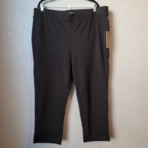 NWT Maree Black Stretchy Capri Pants